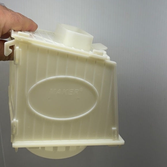 Canary’s bird nest hangs on outside of the door cage - Picture 3 of 8